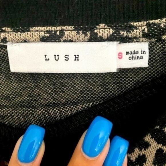 Lush leopard print knit crop top size small - Picture 4 of 4